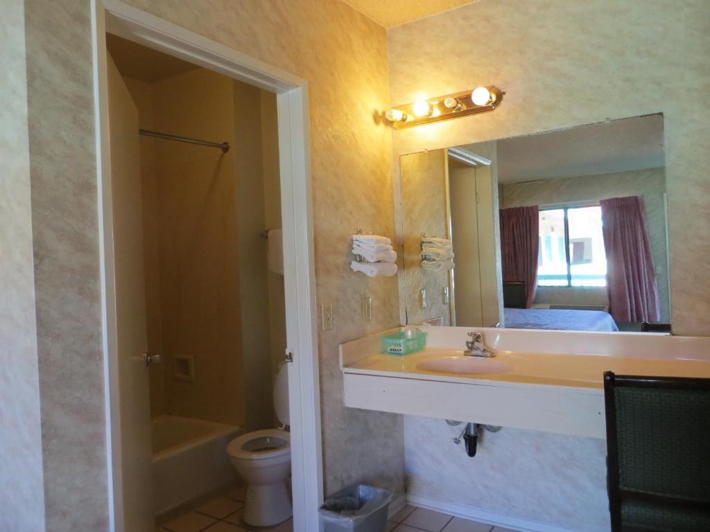 Bristol Motel Long Beach Room photo
